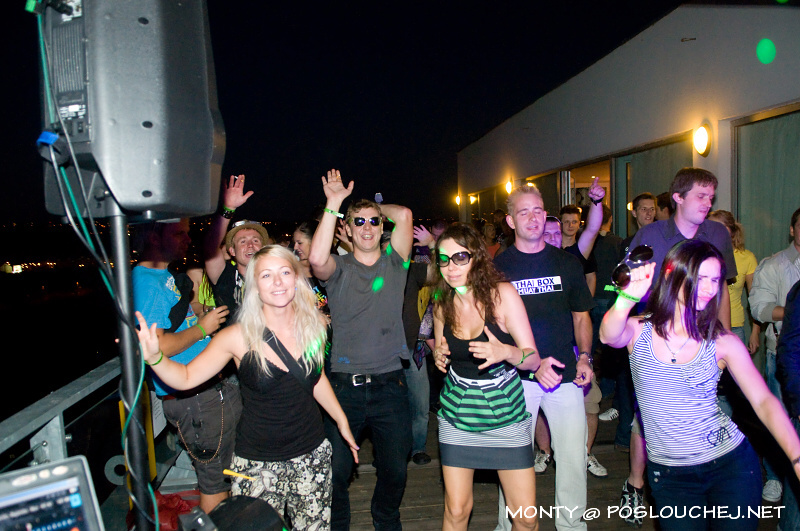 MINIMAL PEOPLE ON THE ROOF 2  - Sobota 8. 9. 2012