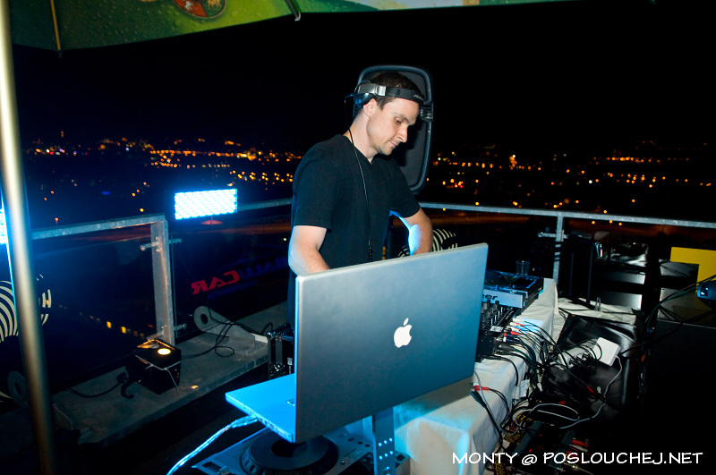 MINIMAL PEOPLE ON THE ROOF 2  - Sobota 8. 9. 2012