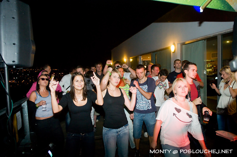 MINIMAL PEOPLE ON THE ROOF 2  - Sobota 8. 9. 2012