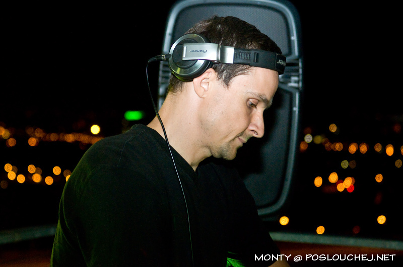 MINIMAL PEOPLE ON THE ROOF 2  - Sobota 8. 9. 2012
