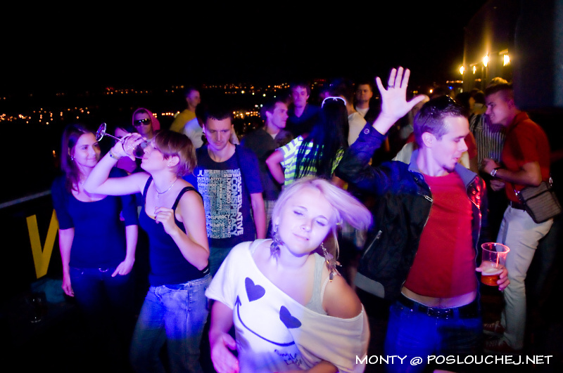 MINIMAL PEOPLE ON THE ROOF 2  - Sobota 8. 9. 2012