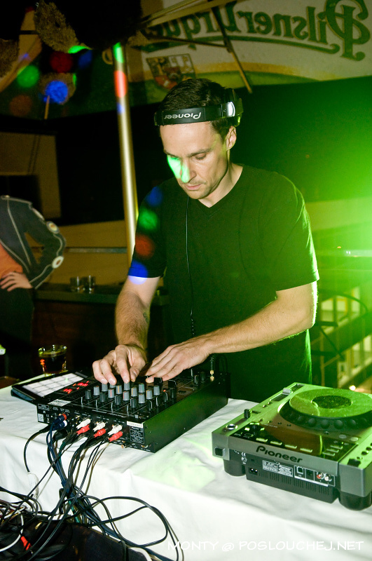 MINIMAL PEOPLE ON THE ROOF 2  - Sobota 8. 9. 2012