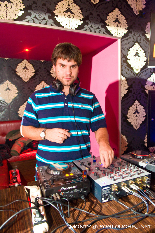MINIMAL PEOPLE - Pátek 9. 11. 2012