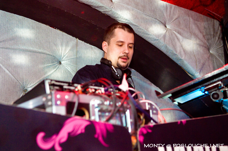 MINIMAL PEOPLE - Pátek 9. 11. 2012