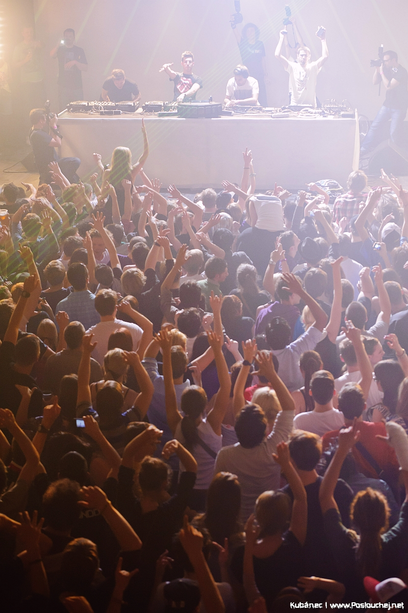 DIRTYPHONICS LIVE - Pátek 16. 11. 2012