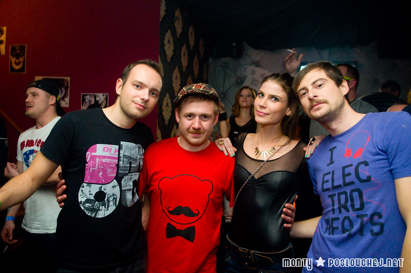TOUSTER PRODUCTION PRES. MOONBOOTICA (DE) - Pátek 23. 11. 2012