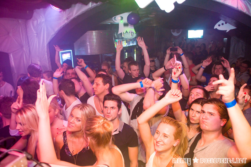 TOUSTER PRODUCTION PRES. MOONBOOTICA (DE) - Pátek 23. 11. 2012