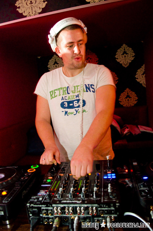 TOUSTER PRODUCTION PRES. MOONBOOTICA (DE) - Pátek 23. 11. 2012