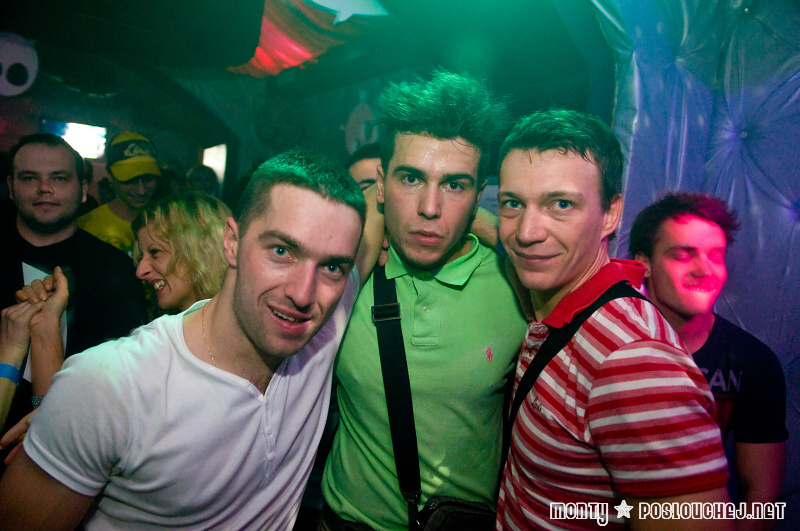 TOUSTER PRODUCTION PRES. MOONBOOTICA (DE) - Pátek 23. 11. 2012