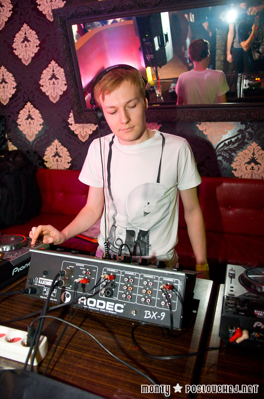 TECHNO ANIMALS  - Pátek 7. 12. 2012
