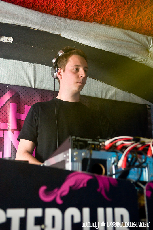 TECHNO ANIMALS  - Pátek 7. 12. 2012