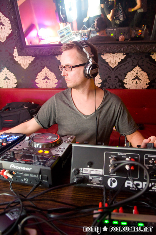 TECHNO ANIMALS  - Pátek 7. 12. 2012