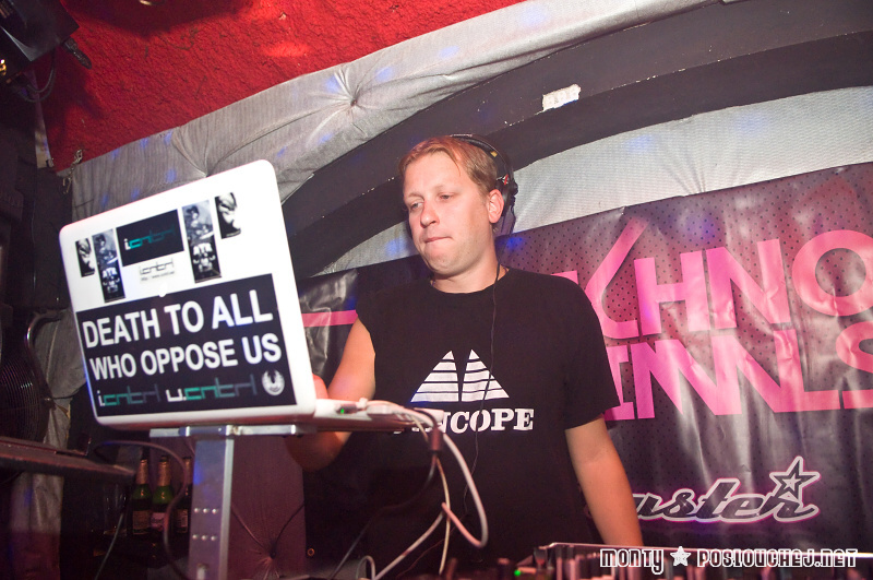 TECHNO ANIMALS  - Pátek 7. 12. 2012