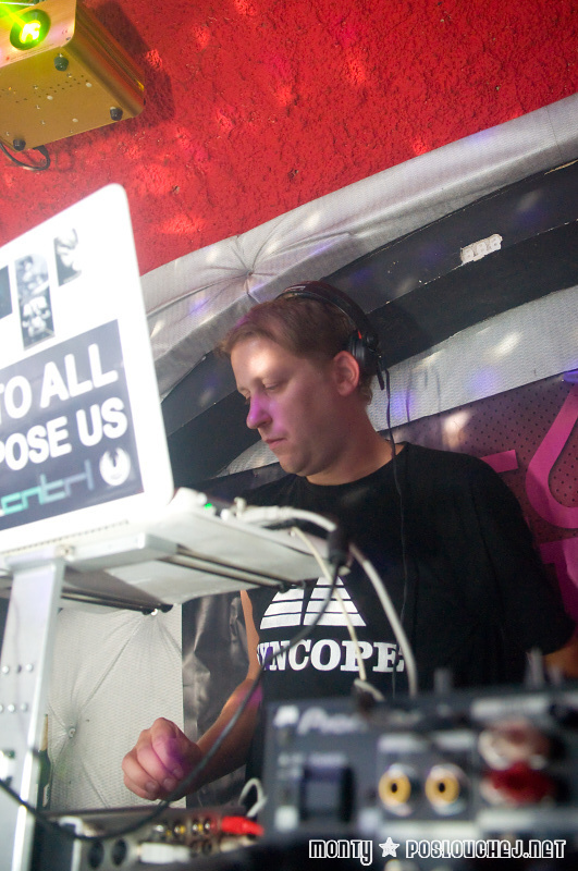 TECHNO ANIMALS  - Pátek 7. 12. 2012