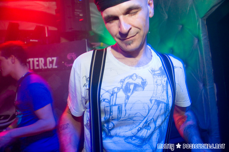 TECHNO ANIMALS  - Pátek 7. 12. 2012