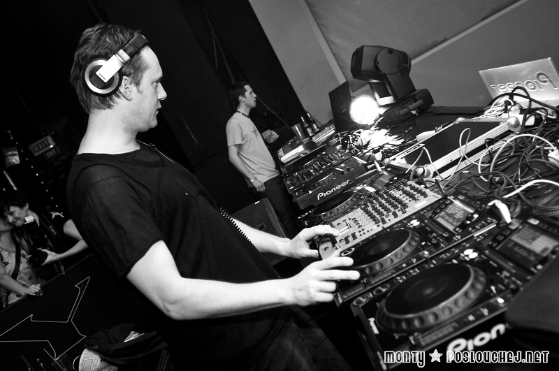 HOUSE ELEMENTS - Sobota 8. 12. 2012