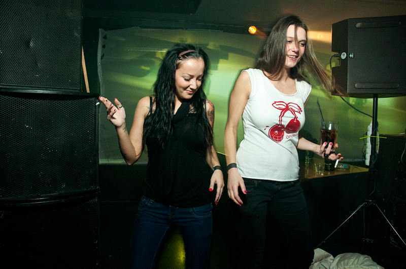COME IN PRESENTS CITY WITH SAM PAGANINI - Sobota 8. 12. 2012