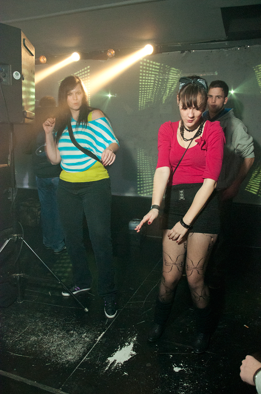 COME IN PRESENTS CITY WITH SAM PAGANINI - Sobota 8. 12. 2012