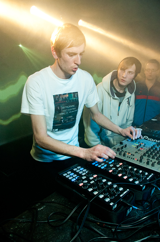 COME IN PRESENTS CITY WITH SAM PAGANINI - Sobota 8. 12. 2012