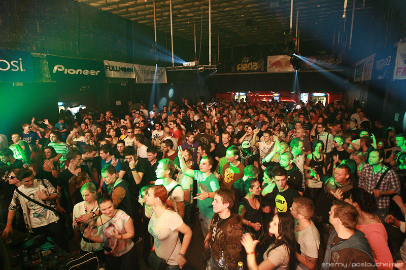 ELEKTRA W. PAN-POT (MOBILEE) - Pátek 14. 12. 2012