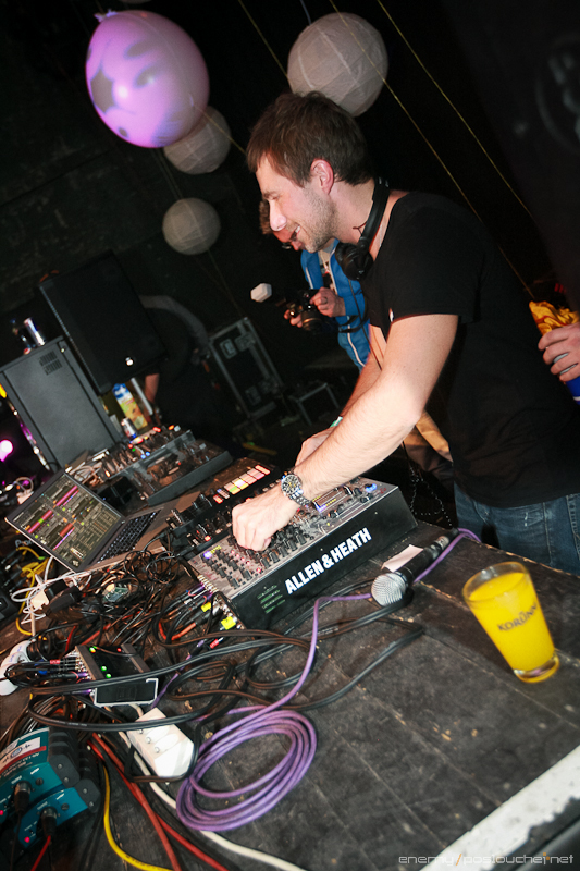 ELEKTRA W. PAN-POT (MOBILEE) - Pátek 14. 12. 2012