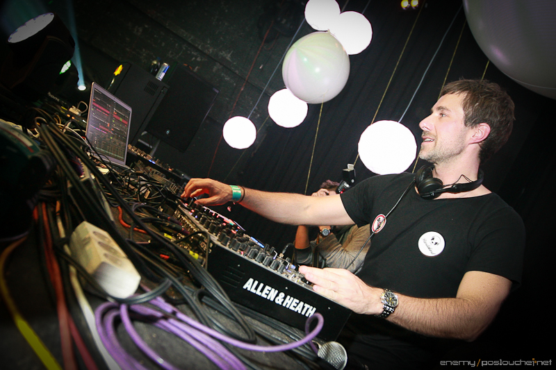 ELEKTRA W. PAN-POT (MOBILEE) - Pátek 14. 12. 2012