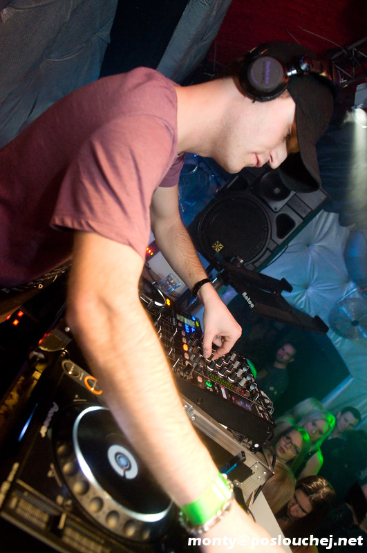 REVIS & SONY VEGA BDAY WITH KERSTIN EDEN  - Sobota 15. 12. 2012