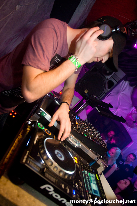 REVIS & SONY VEGA BDAY WITH KERSTIN EDEN  - Sobota 15. 12. 2012
