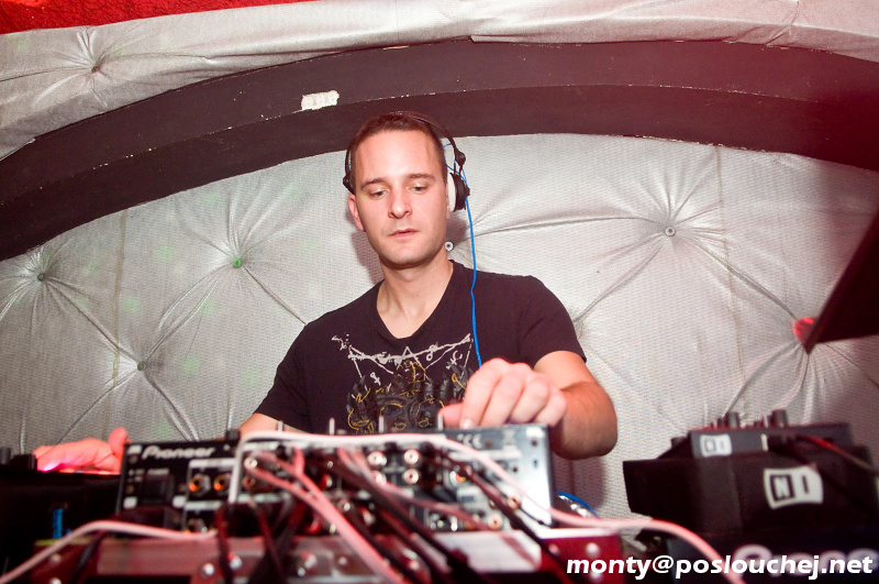 REVIS & SONY VEGA BDAY WITH KERSTIN EDEN  - Sobota 15. 12. 2012