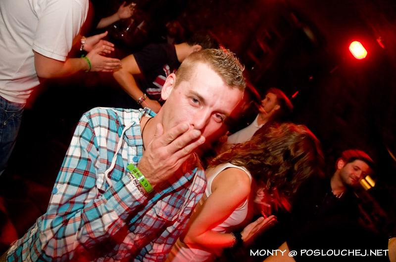 MANIACS  - Pátek 28. 9. 2012