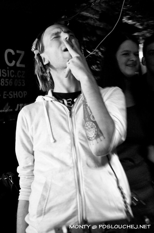 MANIACS  - Pátek 28. 9. 2012