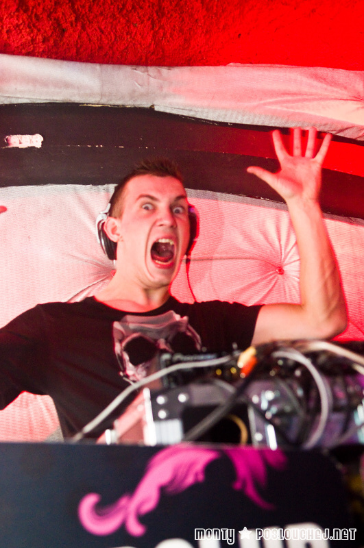 SPITFIRE! X-MASS EDITION  - Sobota 29. 12. 2012