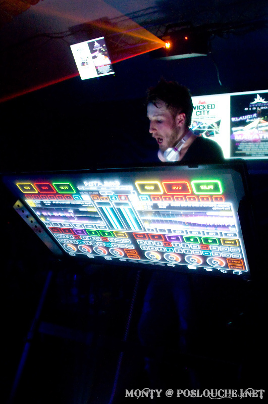 WICKED CITY - EXCLUSIVE EMULATOR SHOW - Pátek 1. 3. 2013