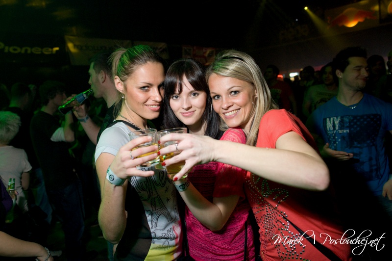 E-MOTION – ALWAYS ONE STEP AHEAD - Pátek 22. 3. 2013