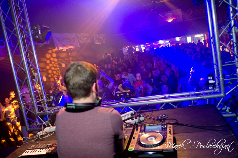 E-MOTION – ALWAYS ONE STEP AHEAD - Pátek 22. 3. 2013