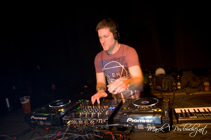 E-MOTION – ALWAYS ONE STEP AHEAD - Pátek 22. 3. 2013
