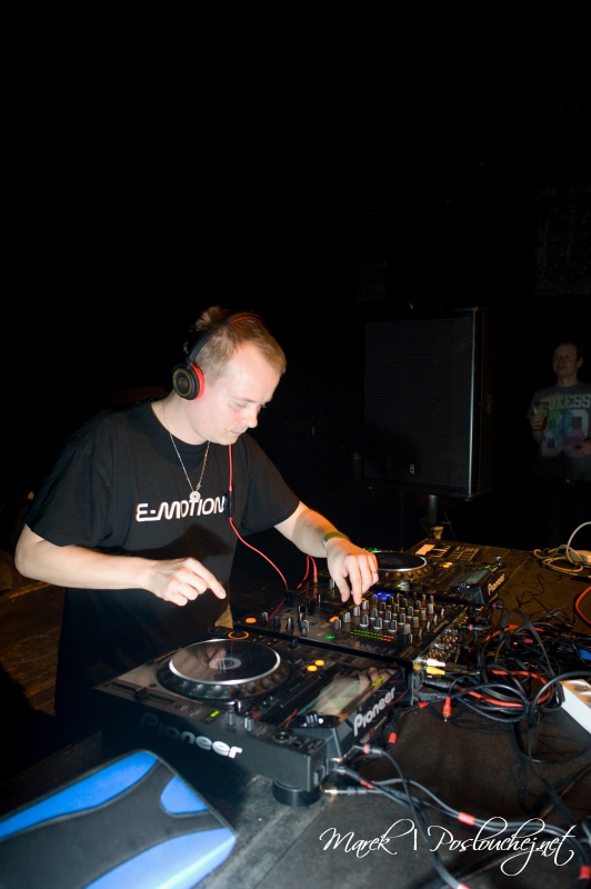 E-MOTION – ALWAYS ONE STEP AHEAD - Pátek 22. 3. 2013