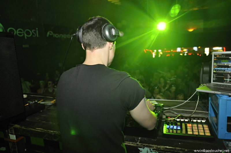 ELEKTRA - Pátek 7. 6. 2013