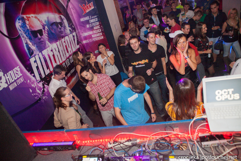 REVOLUTION BEATS - Pátek 30. 8. 2013