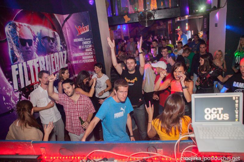 REVOLUTION BEATS - Pátek 30. 8. 2013
