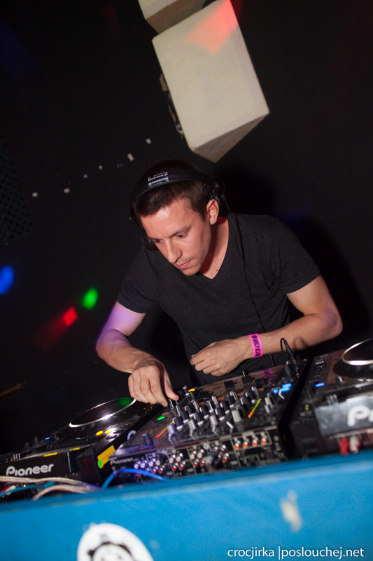 REVOLUTION BEATS - Pátek 30. 8. 2013