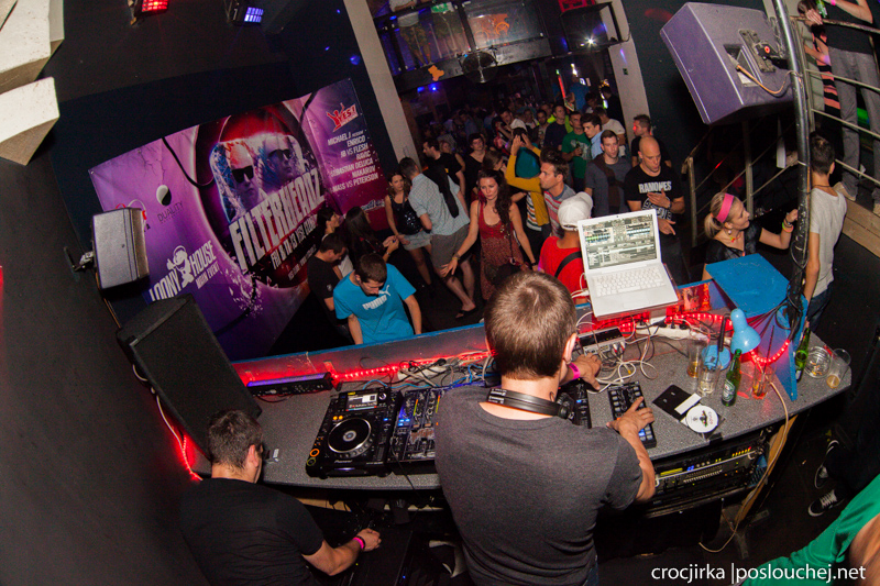 REVOLUTION BEATS - Pátek 30. 8. 2013