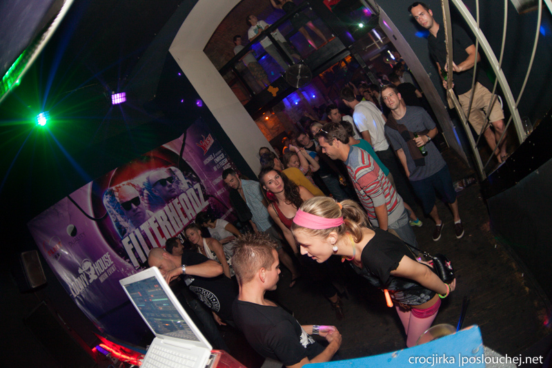 REVOLUTION BEATS - Pátek 30. 8. 2013