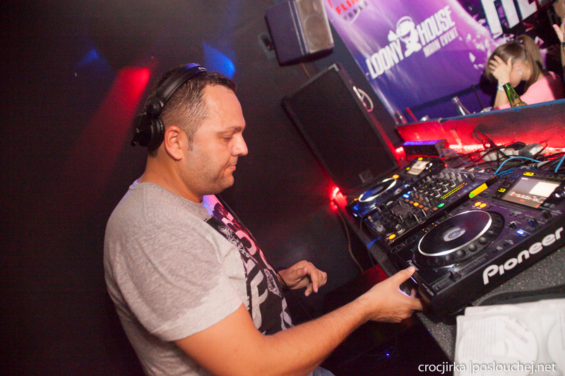 REVOLUTION BEATS - Pátek 30. 8. 2013