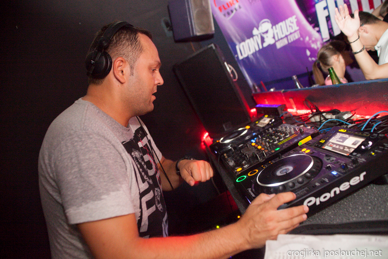 REVOLUTION BEATS - Pátek 30. 8. 2013