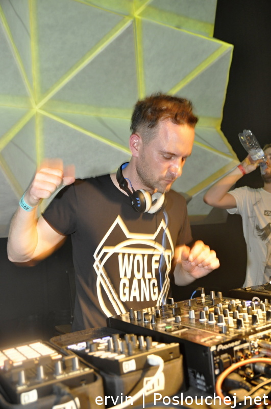 ELEKTRA - Pátek 19. 4. 2013