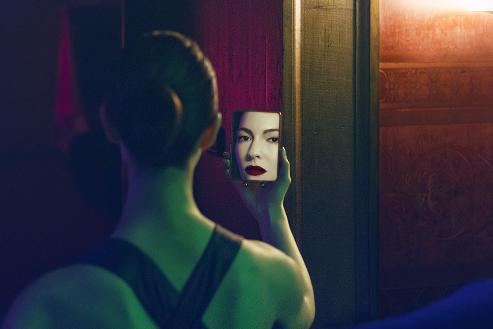 Chrysta Bell