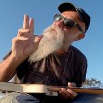 Divoký bluesman Seasick Steve zahraje v březnu poprvé v Praze