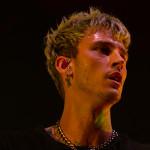 Fotky z Machine Gun Kelly ve Forum Karlín