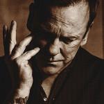 Herec Keifer Sutherland do Prahy přiveze své letošní album